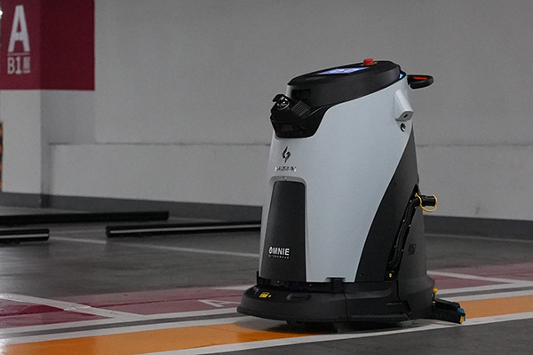 Omnie in Parking lot side view